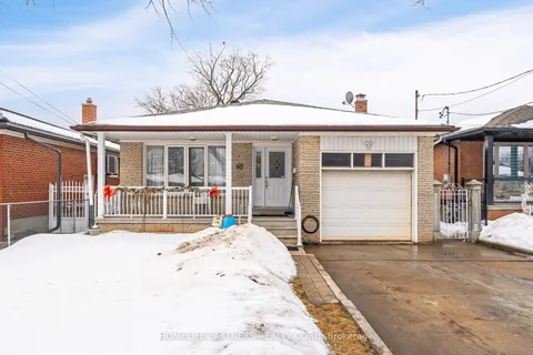 60 Larchmere Avenue, Toronto, ON M9L 2N3