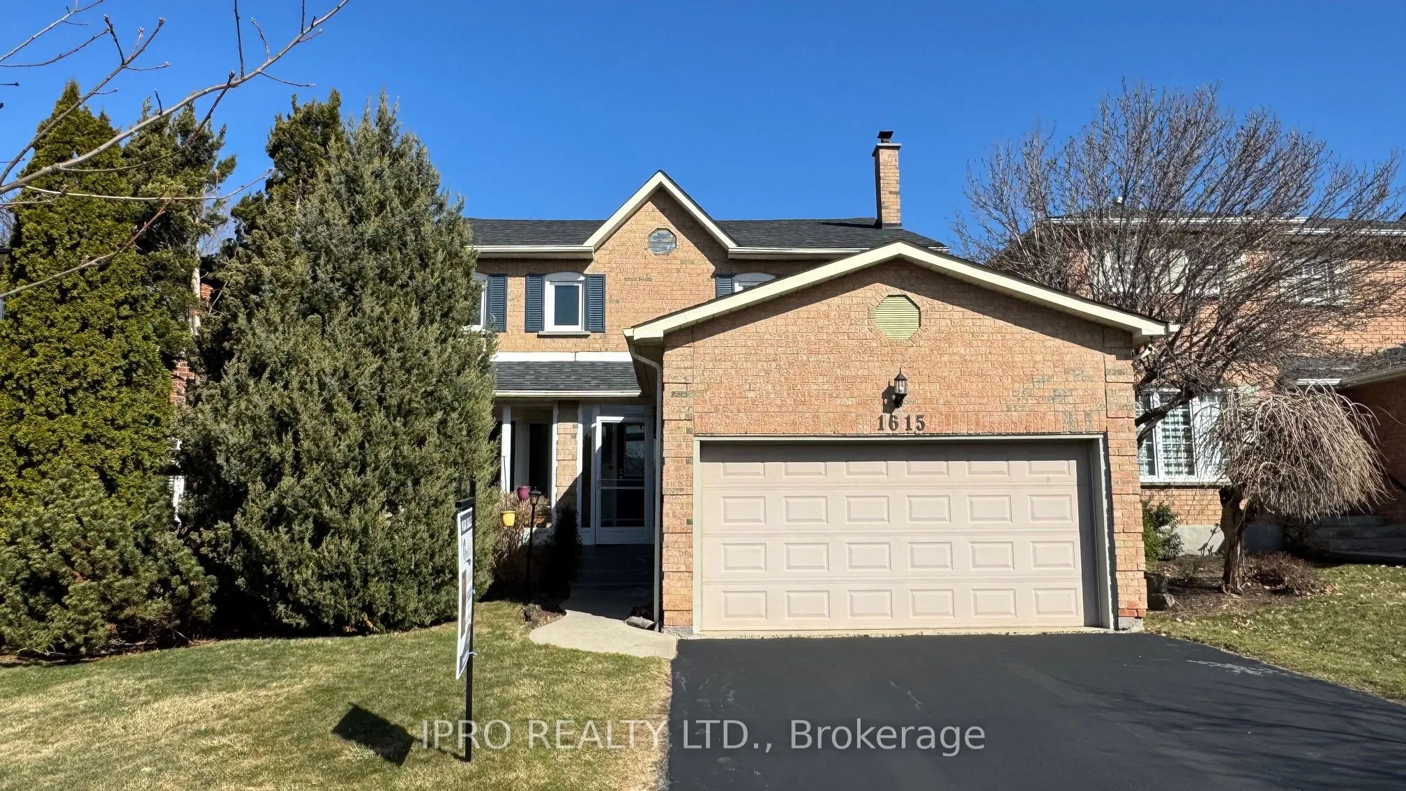 1615 Sir Monty's Drive, Mississauga, ON L5N 4R1
