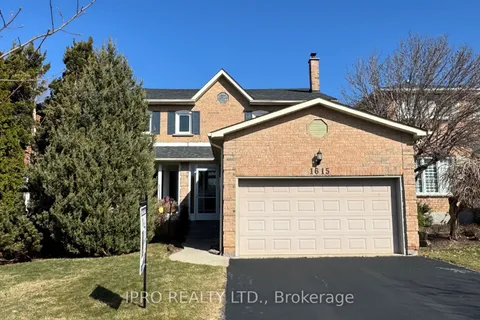 1615 Sir Monty's Drive, Mississauga, ON L5N 4R1