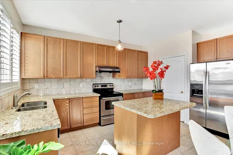 244 Quinlan Court, Milton, ON L9T 7A2