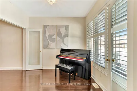 244 Quinlan Court, Milton, ON L9T 7A2