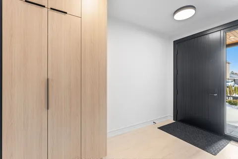 855 Tenth Street, Mississauga, ON L5E 1S7