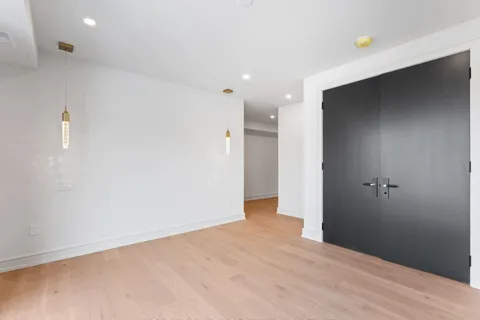 855 Tenth Street, Mississauga, ON L5E 1S7