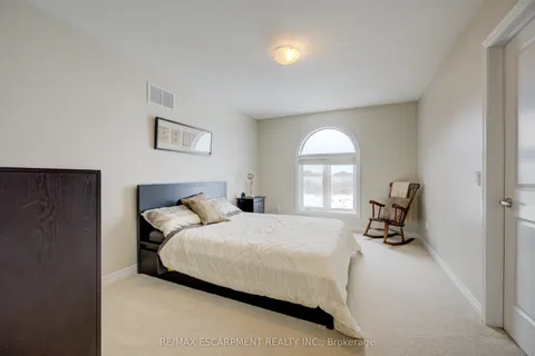 2334 Natasha Circle, Oakville, ON L6M 1N9