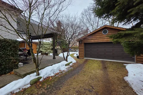 239 Angelene Street, Mississauga, ON L5G 1X3