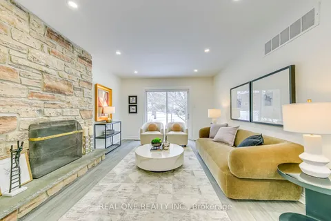 153 Cavendish Court, Oakville, ON L6J 5S3