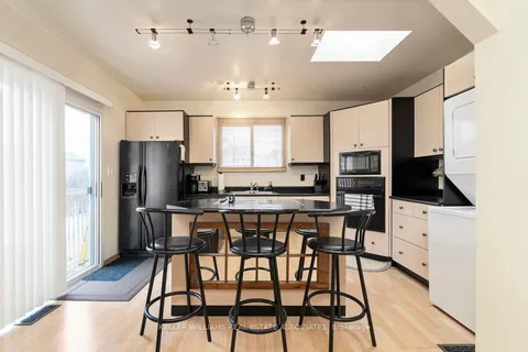 64 Eaglewood Boulevard, Mississauga, ON L5G 1V4