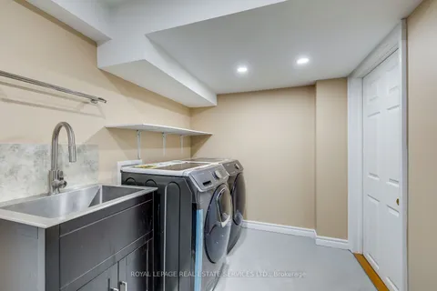 5254 Astwell Avenue, Mississauga, ON L5R 3H8