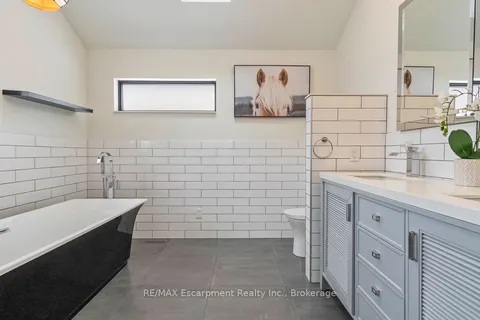 1170 Willowbrook Drive, Oakville, ON L6L 2J8