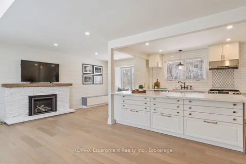1170 Willowbrook Drive, Oakville, ON L6L 2J8