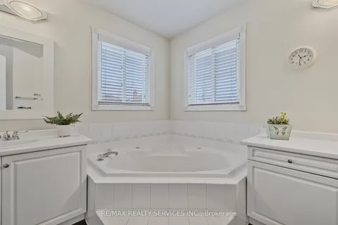 24 Royal Valley Drive, Caledon, ON L7C 1B2