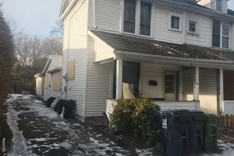 12 Cavell Avenue, Toronto, ON M8V 1P2