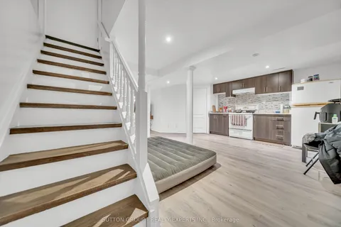 156 Fanshawe Drive, Brampton, ON L6Z 1B1