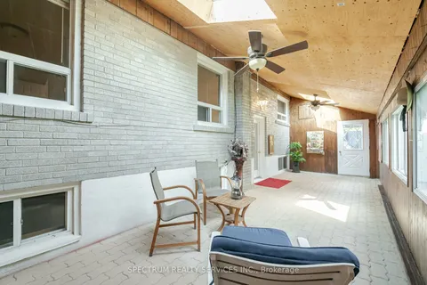 26 Jubilee Crescent, Toronto, ON M9M 1L3
