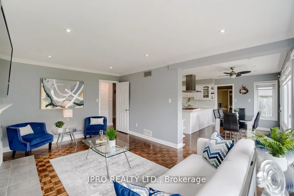 1236 Fleet Street, Mississauga, ON L5H 3P5