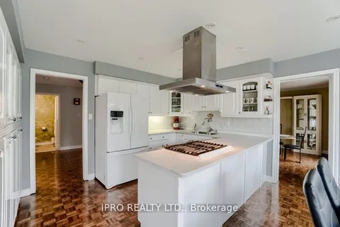 1236 Fleet Street, Mississauga, ON L5H 3P5