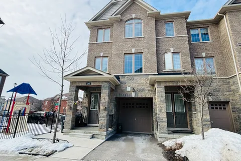 34 Faye Street, Brampton, ON L6P 4M9