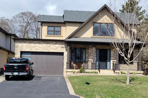 1211 Pinegrove Road, Oakville, ON L6L 2W8
