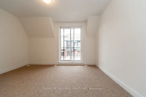 40 Lunar Crescent, Mississauga, ON L5M 2R4