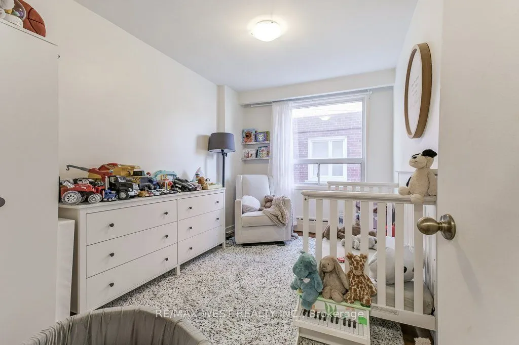 136 Portland Street, Toronto, ON M8Y 1B2
