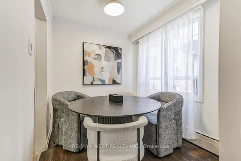136 Portland Street, Toronto, ON M8Y 1B2