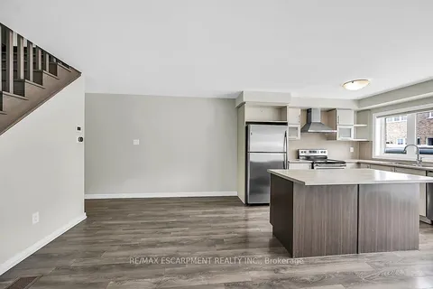 457 Queen Mary Drive, Brampton, ON L7A 4L2