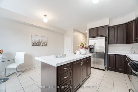 1328 Granrock Crescent, Mississauga, ON L5V 0E1