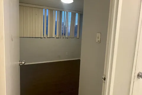 3700 Kaneff Crescent, Mississauga, ON L5A 4B8