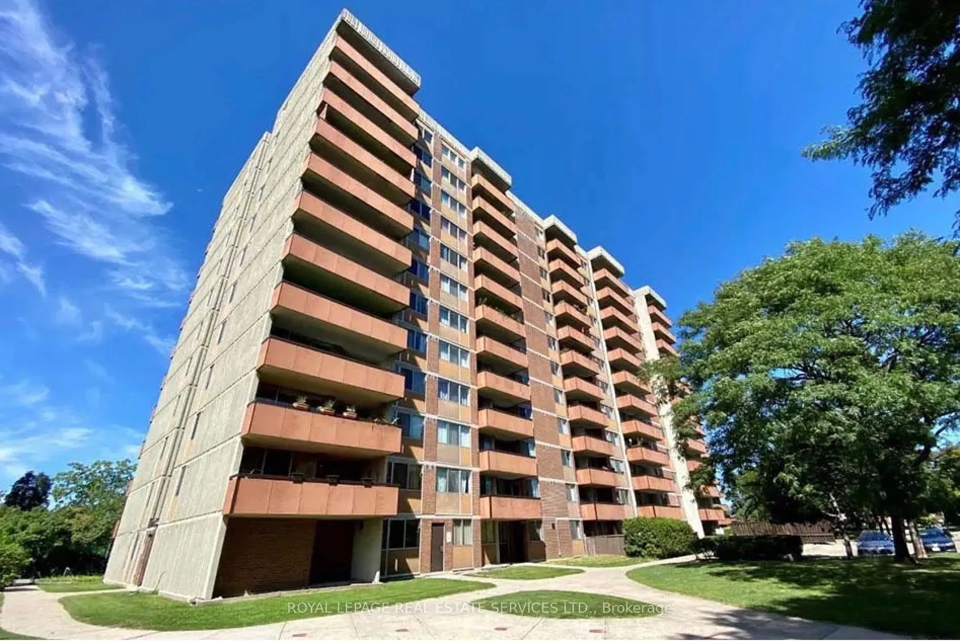 165 La Rose Avenue, Toronto, ON M9P 3S9