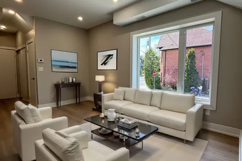 76 Annette Street, Toronto, ON M6P 1N4