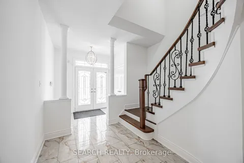 7 Homeview Road, Brampton, ON L6R 2L9