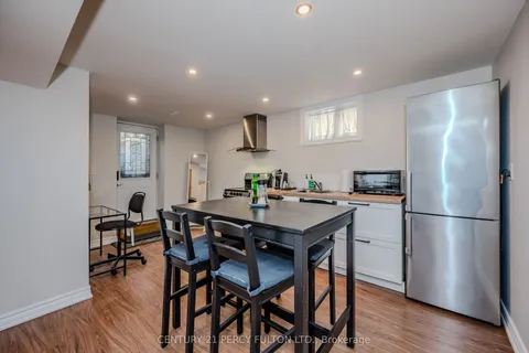 12 Arkley Crescent, Toronto, ON M9R 3S3