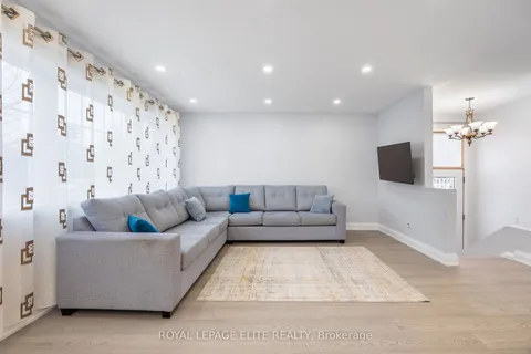 6 LACHINE Court, Toronto, ON M9C 4A5