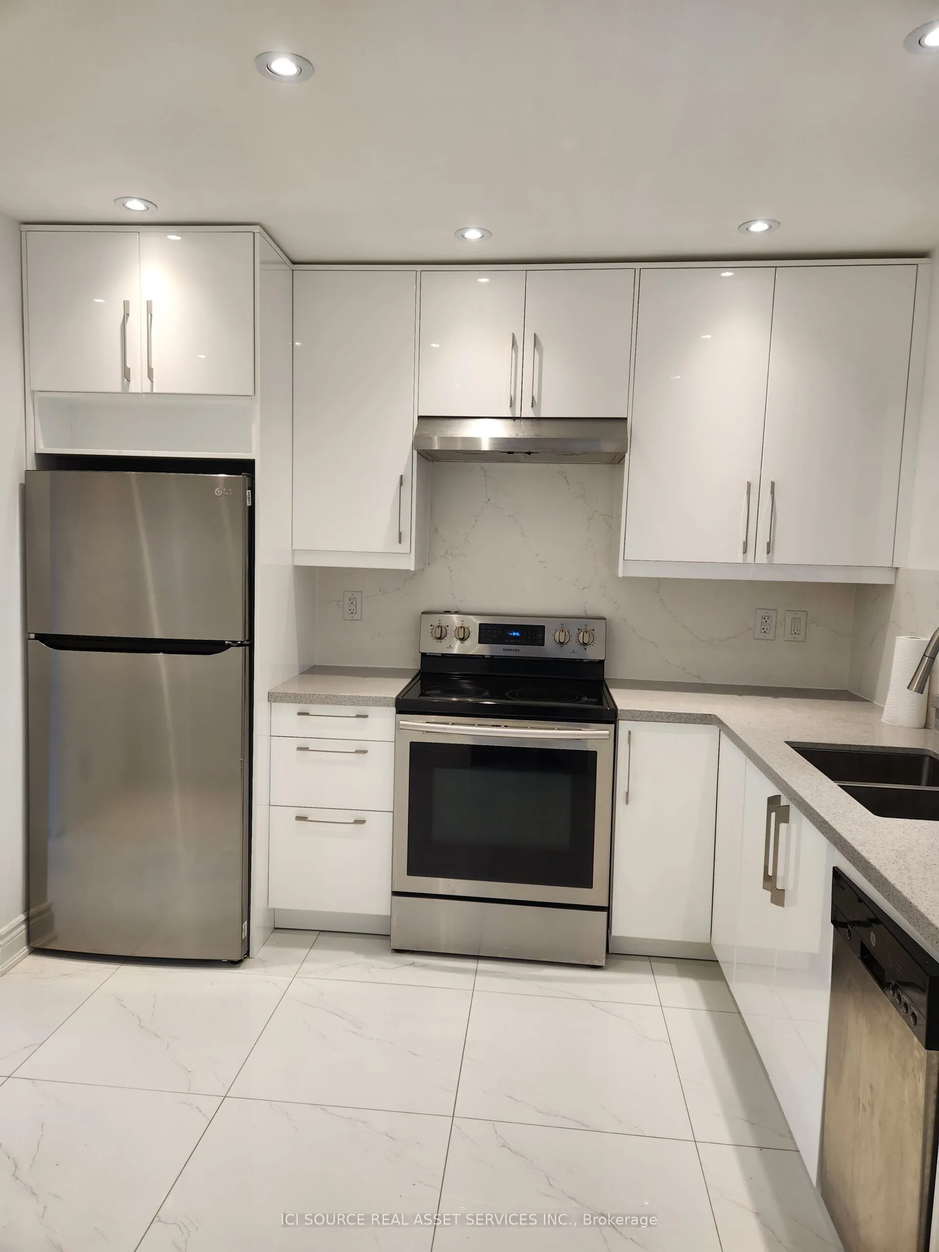 18 Cabot Court, Toronto, ON M9A 2H4