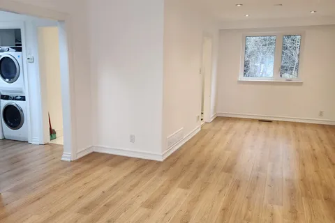 18 Cabot Court, Toronto, ON M9A 2H4