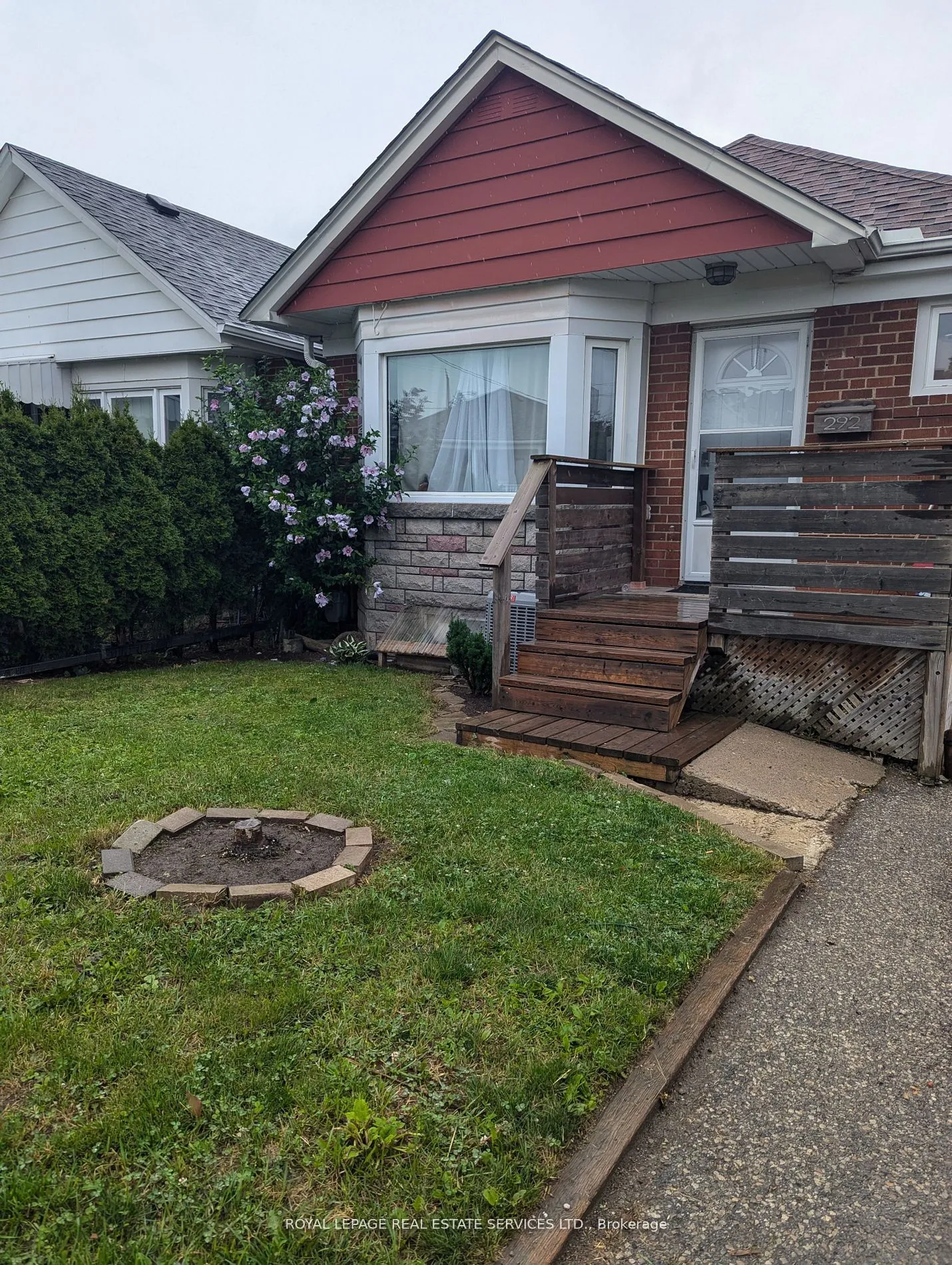 292 Scott Road, Toronto, ON M6M 3V4