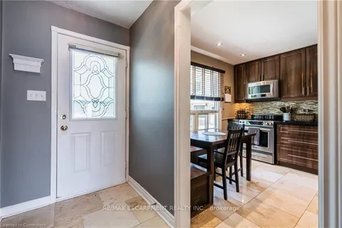 6540 Falconer Drive, Mississauga, ON L5N 1M1