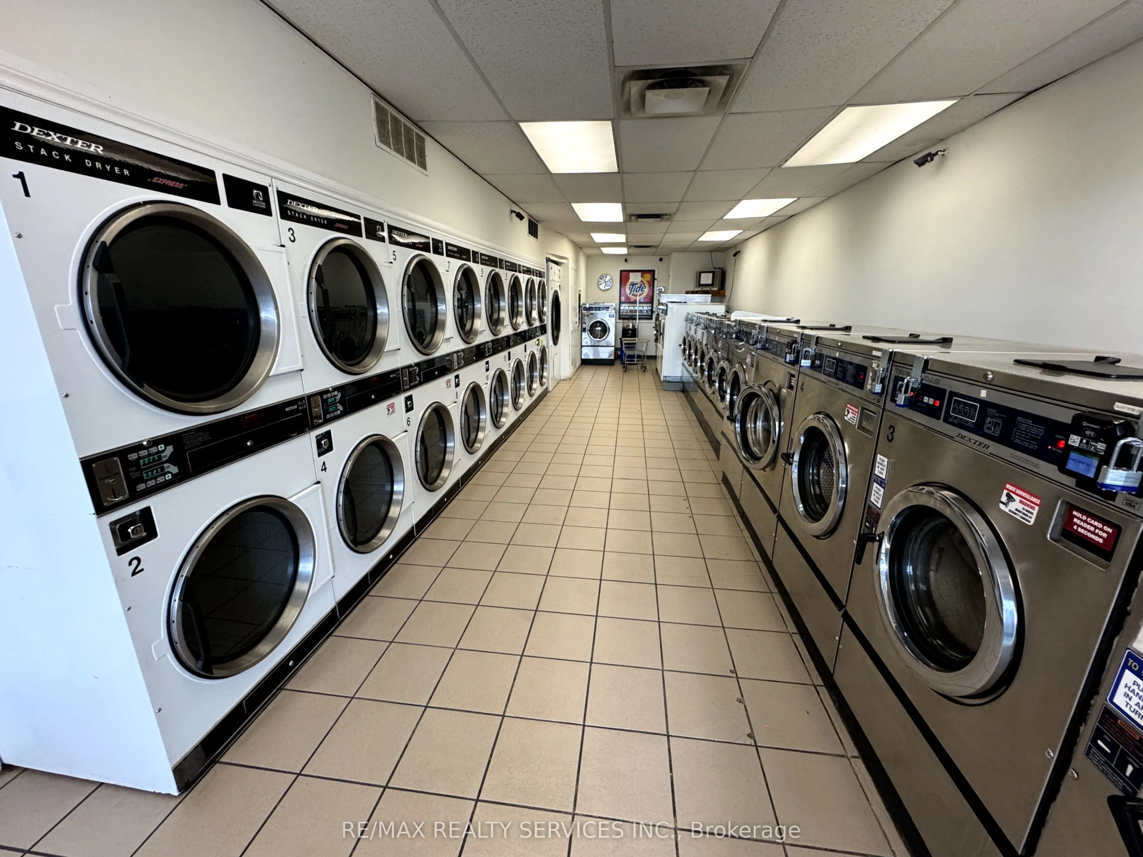2905 Derry Road, Mississauga, ON L4T 1A6