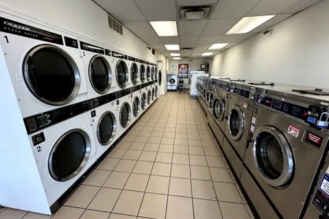 2905 Derry Road, Mississauga, ON L4T 1A6