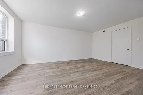 4 Hill Heights Road, Toronto, ON M1M 3T6