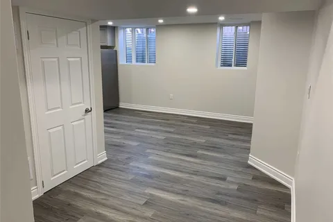 310 Silver Court, Milton, ON L9T 0N6
