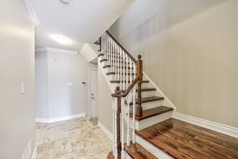 6098 Rowers Crescent, Mississauga, ON L5V 3A2