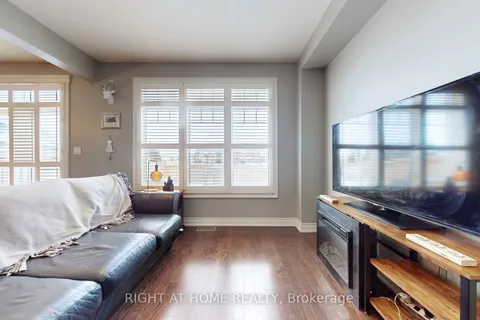 4 Mcelroy Court, ON L7C 3X2