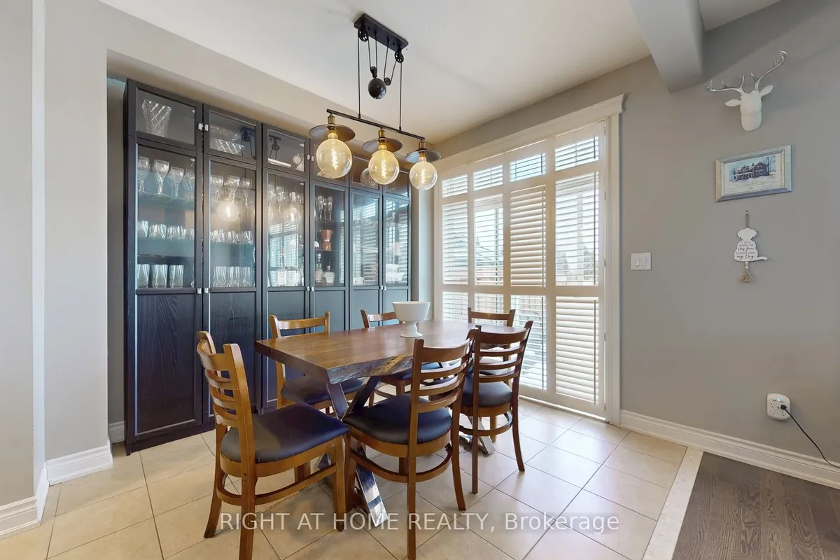 4 Mcelroy Court, ON L7C 3X2