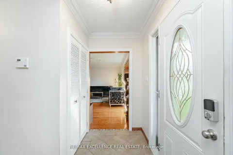 11 Crawley Drive, Brampton, ON L6T 2R6
