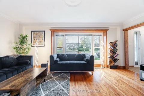 11 Crawley Drive, Brampton, ON L6T 2R6