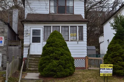 11 Rochdale Avenue, Toronto, ON M6E 1W9