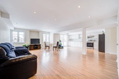 32 Mistyglen Crescent, Brampton, ON L6Y 0X2