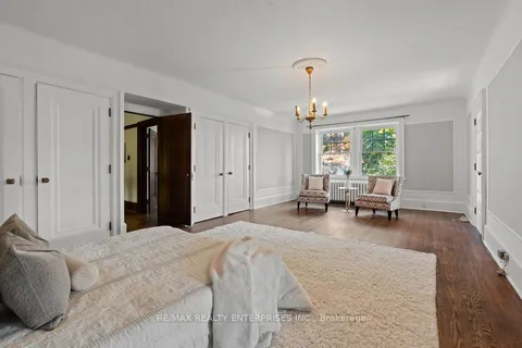 1520 Pinetree Crescent, Mississauga, ON L5G 2S8