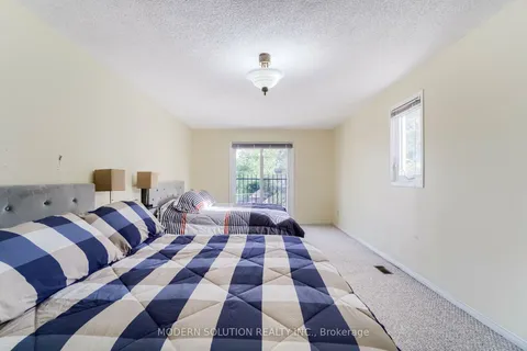 617 Curzon Avenue, Mississauga, ON L5G 1P8